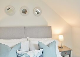 Host Stay Threadneedle Cottage