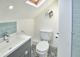 Host Stay Threadneedle Cottage