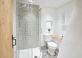 Host Stay Threadneedle Cottage