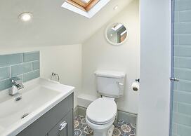 Host Stay Threadneedle Cottage