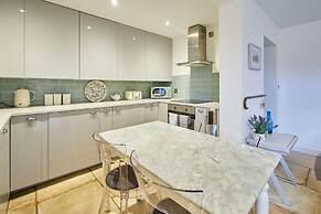 Host Stay The Courtyard Retreat