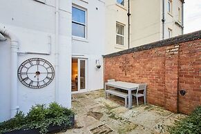 Host Stay The Courtyard Retreat