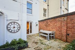 Host Stay The Courtyard Retreat
