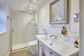 Host Stay The Courtyard Retreat