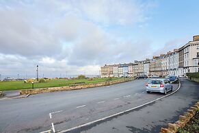 Host Stay The Courtyard Retreat