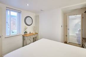 Host Stay The Courtyard Retreat