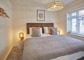 Host Stay Hoggarths Retreat