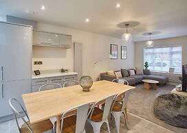 Host Stay Hoggarths Retreat