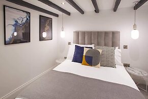 Host Stay Burns Yard Apartment