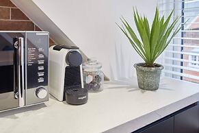 Host Stay Burns Yard Apartment