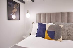 Host Stay Burns Yard Apartment