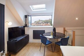 Host Stay Burns Yard Apartment