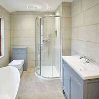 Host Stay Simba House