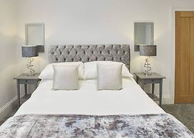 Host Stay Simba House