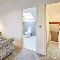 Host Stay Simba House