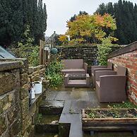 Host Stay Rosella Cottage