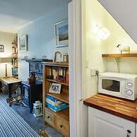 Host Stay Rosella Cottage