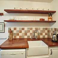 Host Stay Rosella Cottage