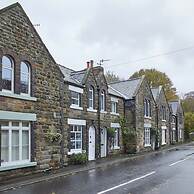 Host Stay Rosella Cottage