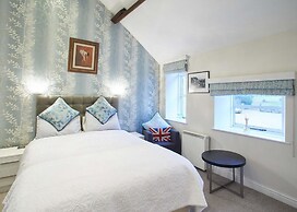 Host Stay Rosella Cottage