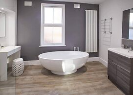 Host Stay Osborne House