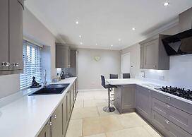 Host Stay Lowcross Cottage