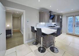 Host Stay Lowcross Cottage