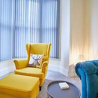 Host Stay The Funky Robin