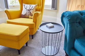 Host Stay The Funky Robin