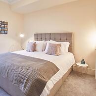 Host Stay The Funky Robin