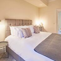 Host Stay The Funky Robin