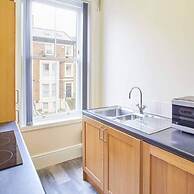 Host Stay The Funky Robin