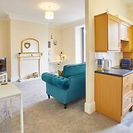 Host Stay The Funky Robin