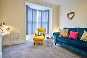 Host Stay The Funky Robin