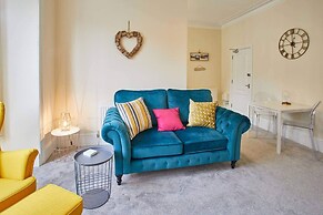 Host Stay The Funky Robin