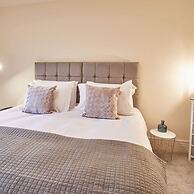 Host Stay The Funky Robin