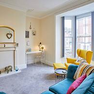 Host Stay The Funky Robin