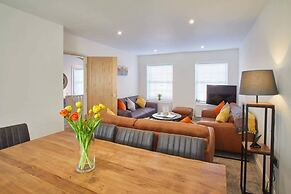 Host Stay Lemonade Arch