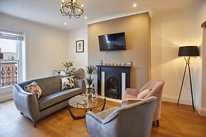 Host Stay Little Acorn Apartment