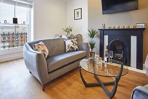 Host Stay Little Acorn Apartment