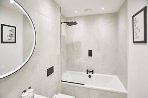 Host Stay Little Acorn Apartment