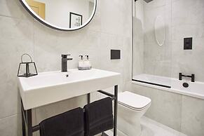 Host Stay Little Acorn Apartment