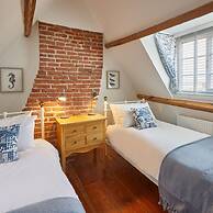 Host Stay Amber Cottage