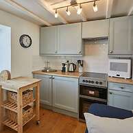 Host Stay Amber Cottage