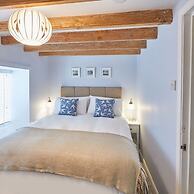 Host Stay Amber Cottage