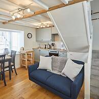 Host Stay Amber Cottage