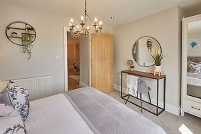 Host Stay The Hampton at Prospect Hill Apartments