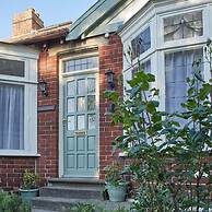 Host Stay Rosebank Cottage