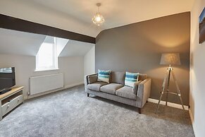 Host Stay Emerald Hideaway