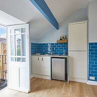 Host Stay Emerald Hideaway